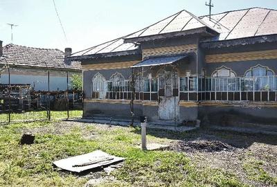 Casă cu 4 camere cu Teren 1634 Mp în Teslui - 3