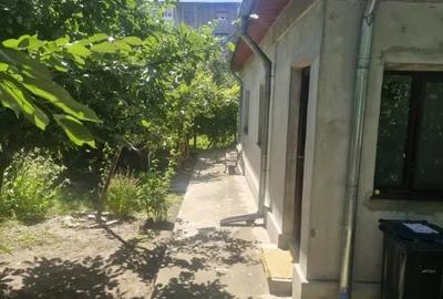 Casă cu 5 camere cu Teren 540 Mp în Broșteni