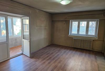Apartament cu 3 camere decomandat în 1 Mai - 1