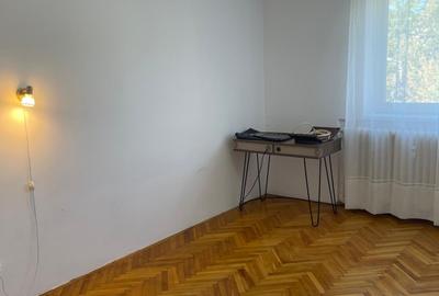 Apartament cu 2 camere decomandat în Calea București