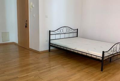 Garsonieră în Est - 3