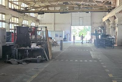 Spațiu comercial, de 1,000 mp, în Argeșelu