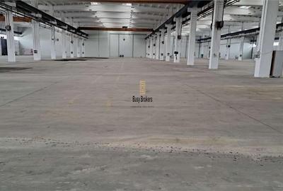 Spațiu industrial, de 2,400 mp, în Central - 2