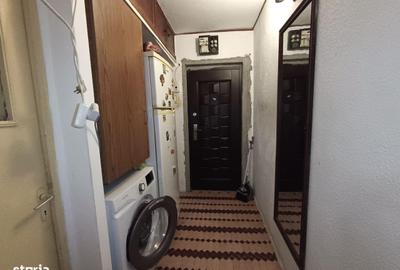 Apartament cu 3 camere semidecomandat în Central - 3