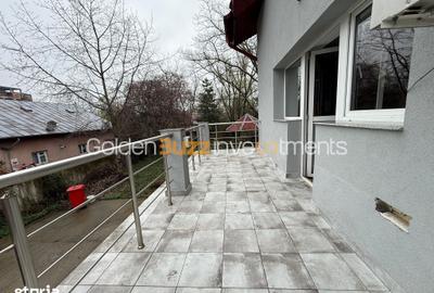 Casă cu 8 camere cu Teren 1120 Mp în Central