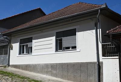 Casă cu 5 camere cu Teren 500 Mp în Central - 2