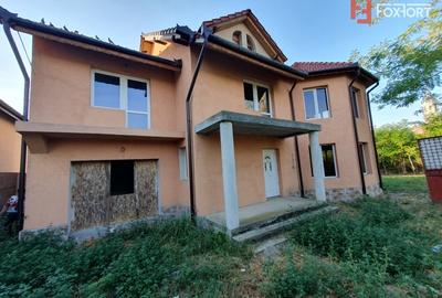 Casă individuală cu 5 camere cu Canalizare în Jebel - 2