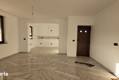 Casă cu 4 camere cu Teren 1000 Mp în Odoreu - 9