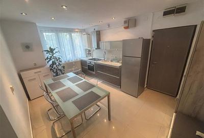 Apartament cu 3 camere decomandat în Tudor