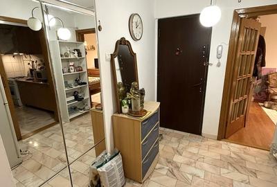 Apartament cu 3 camere în Teiul Doamnei