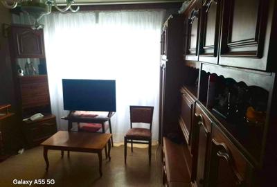 Apartament cu 3 camere nedecomandat în Mihai Bravu