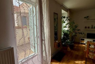 Casă cu 7 camere cu Teren 50 Mp în Central