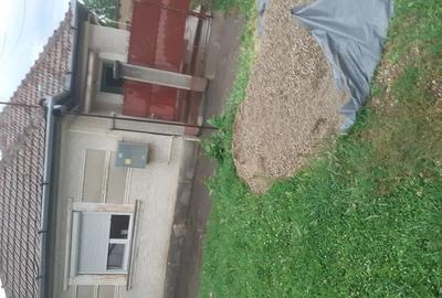 Casă cu 3 camere cu Teren 1500 Mp în Central - 1