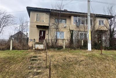 Casă cu 5 camere cu Teren 931 Mp în Movileni