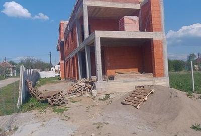 Casă cu 4 camere în Viile Satu Mare - 2
