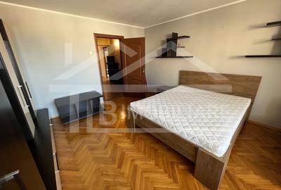 Apartament cu 3 camere decomandat, mobilat în 7 Noiembrie