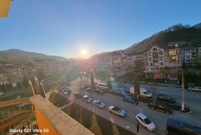 Apartament cu 3 camere semidecomandat în Uric