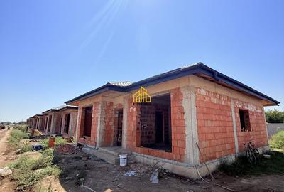 Casă cu 4 camere cu Teren 296 Mp în Central