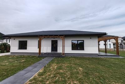 Casă individuală cu 3 camere cu Canalizare în Tăuții-Măgherăuș