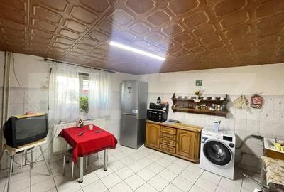 Casă cu Teren 260 Mp în Central - 3