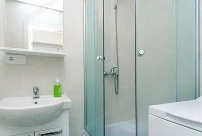 Apartament cu 2 camere decomandat în Tractorul