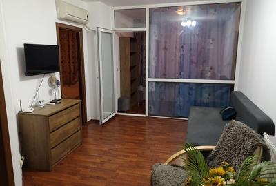 Apartament cu 2 camere decomandat în UTA - 7