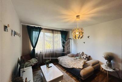 Apartament cu 2 camere semidecomandat în Cedonia