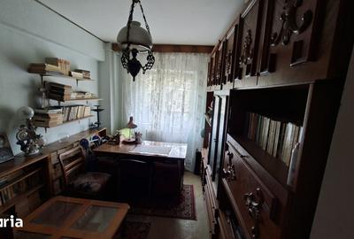 Apartament cu 4 camere în Republicii