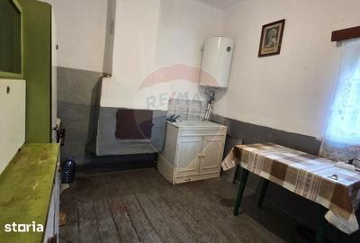 Casă cu 3 camere semidecomandat cu Teren 2200 Mp în Gornești - 11