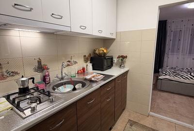 Garsonieră decomandată în Micro 39