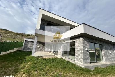 Casă cu 4 camere în Rădaia - 1