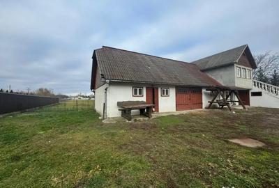 Casă cu 4 camere cu Teren 4400 Mp în Rădăuți
