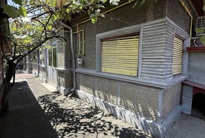 Casă cu 4 camere în Giulești