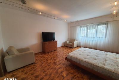 Apartament cu 3 camere decomandat în Nerva Traian