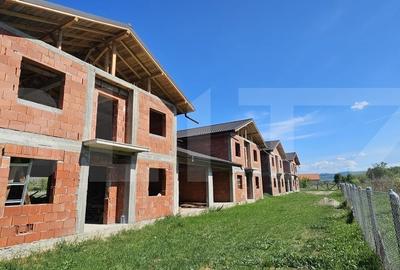 Casă cu 5 camere cu Garaj în Simeria
