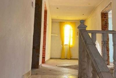 Casă cu 4 camere cu Teren 203 Mp în Costești - 5