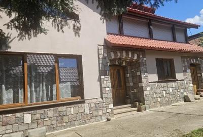 Casă cu 5 camere în Vâlcele - 2