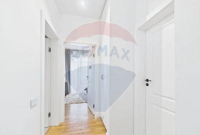 Apartament cu 4 camere semidecomandat, mobilat în P-ța Unirii - 12