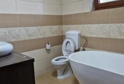 Casă cu 1 camere cu Teren 1024 Mp în Malu Mare
