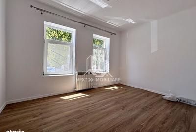Casă cu 4 camere în Casa de Cultură