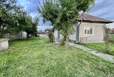 Casă cu 2 camere cu Teren 1642 Mp în Bonț - 1
