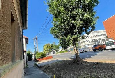 Casă cu Teren 174 Mp în Central