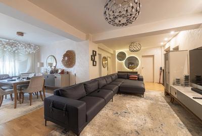 Apartament cu 4 camere semidecomandat în Timpuri Noi
