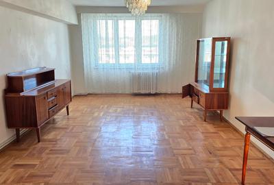 Apartament cu 4 camere decomandat în 22 Decembrie