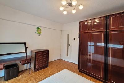 Apartament cu 2 camere decomandat în Universitate