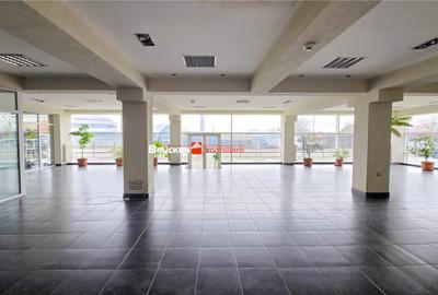 Spațiu comercial, de 1,650 mp, în Central - 7