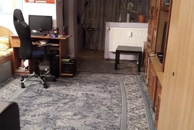 Garsonieră decomandată în Vitan