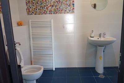 Casă cu 4 camere în Tunari