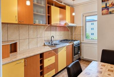 Apartament cu 3 camere decomandat în Central