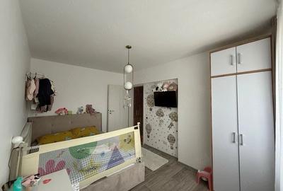 Apartament cu 3 camere decomandat în Apărătorii Patriei - 1